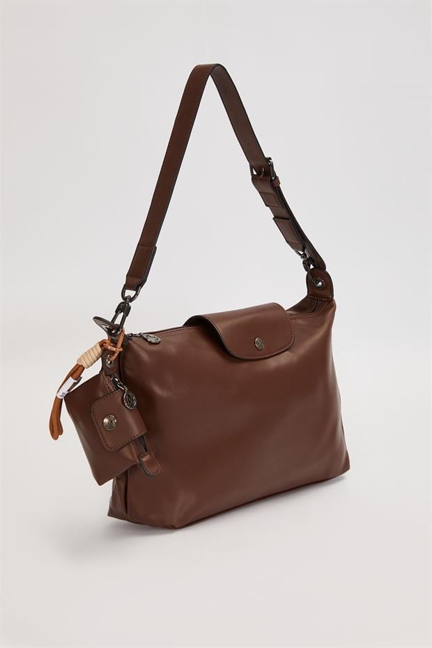 Kahve Üst Kapaklı Charm Detay Omuz Çantası