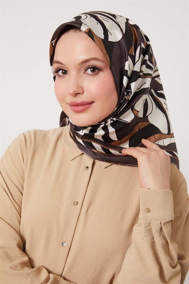 Kahve Zambak Desen Twill İpek Eşarp