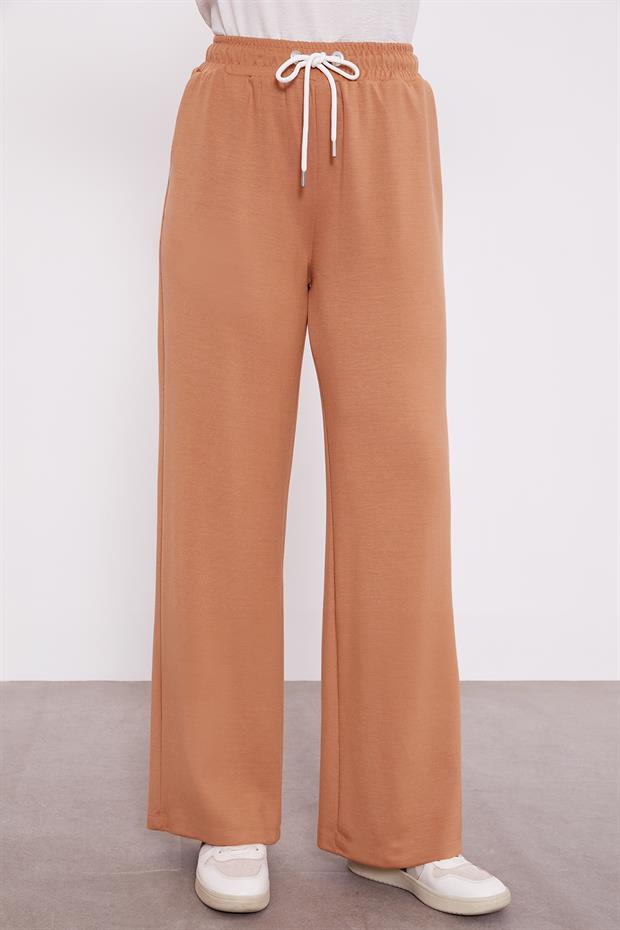 Karamel İnci Kol Detaylı Spor Takım