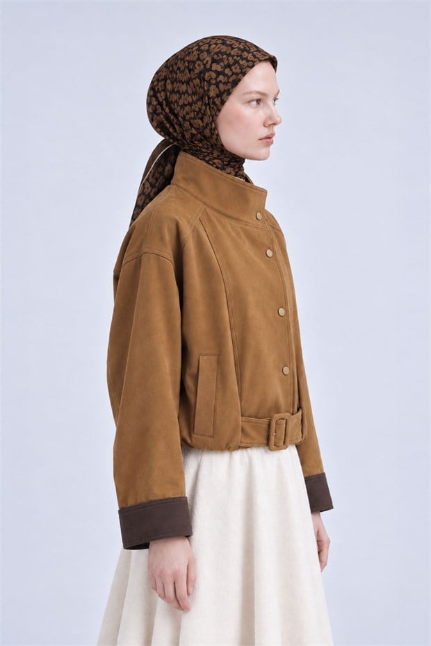 Kemerli Dik Yaka Süet Ceket Camel