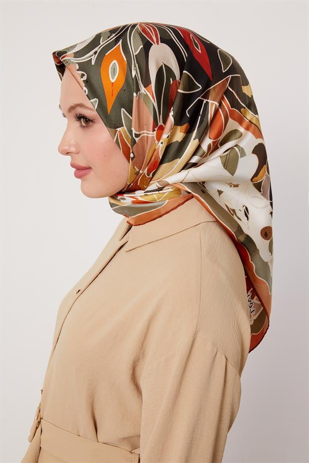 Kiremit Karışık Çiçek Desen Twill İpek Eşarp