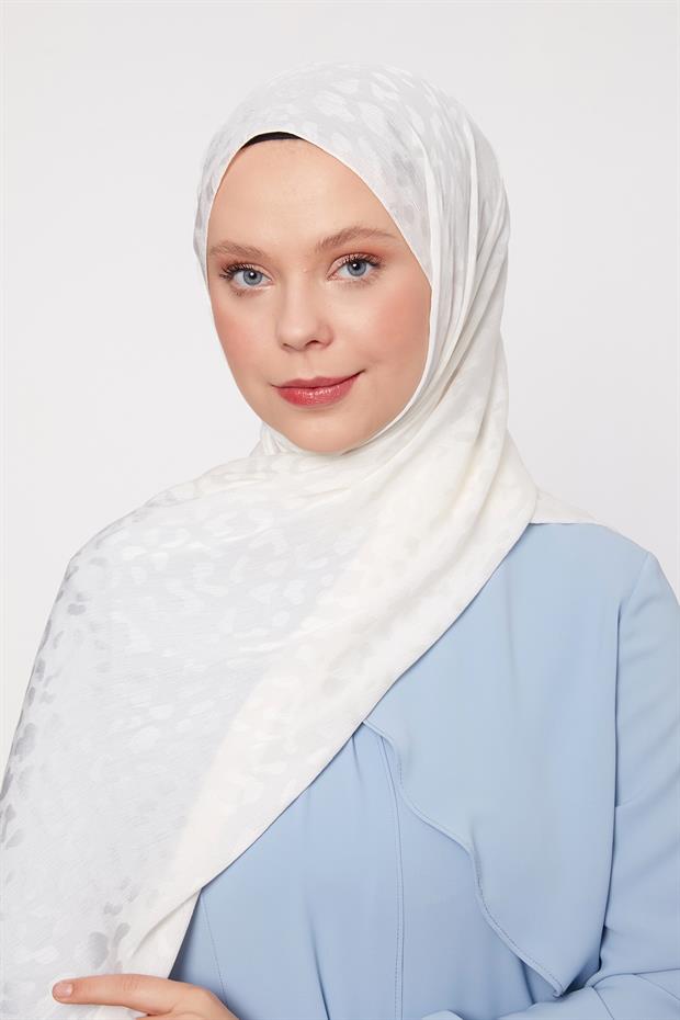 Kırık Beyaz Kendinden Desenli Jakar Capri Şal