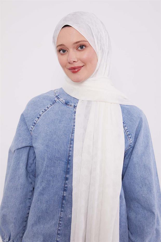 Kırık Beyaz Kristal Desen Jakar Capri Şal