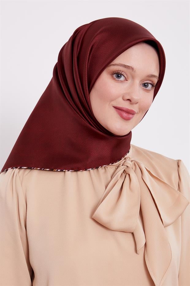 Kırmızı Benekli Twill İpek Eşarp