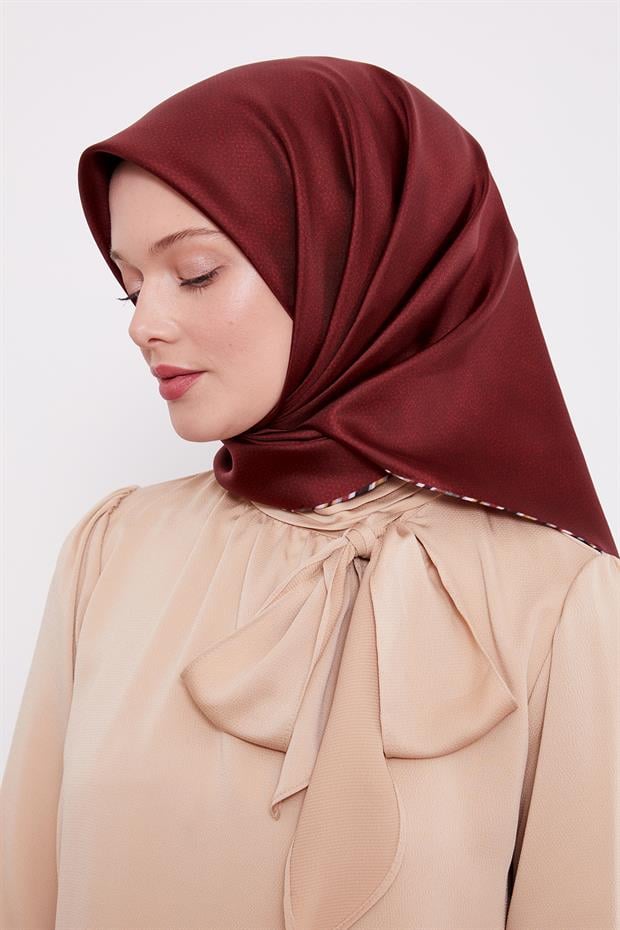 Kırmızı Benekli Twill İpek Eşarp