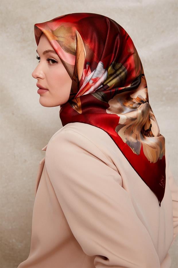 Kırmızı Çiçek Desenli Twill İpek Eşarp