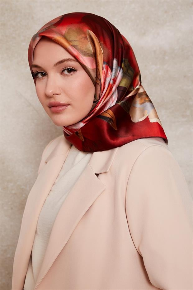 Kırmızı Çiçek Desenli Twill İpek Eşarp