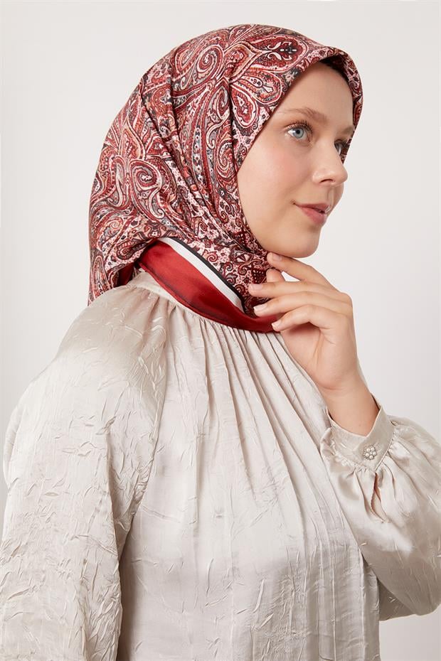 Kırmızı Etnik Desen Twill İpek Eşarp