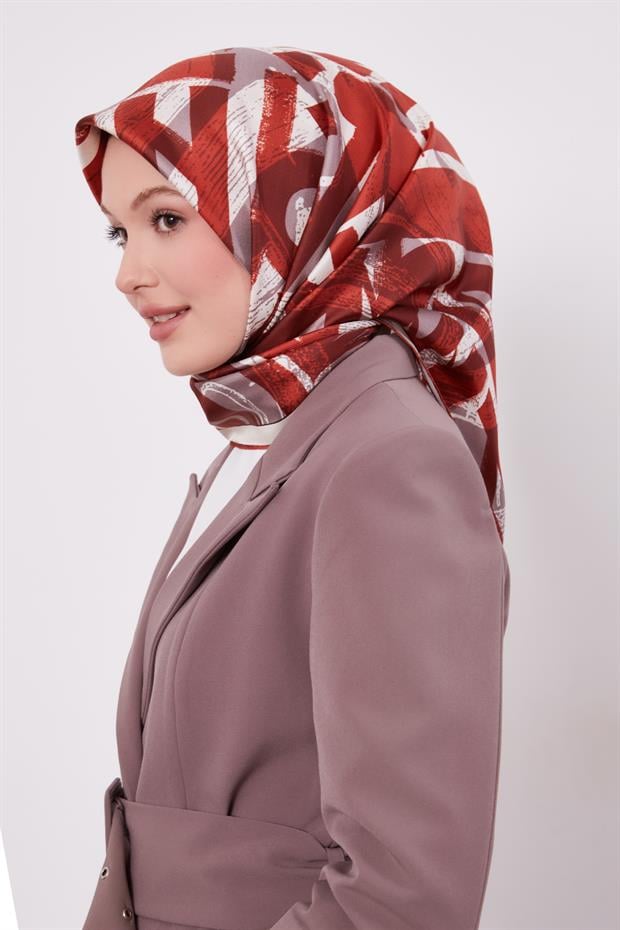 Kırmızı Harf Baskılı Twill İpek Eşarp