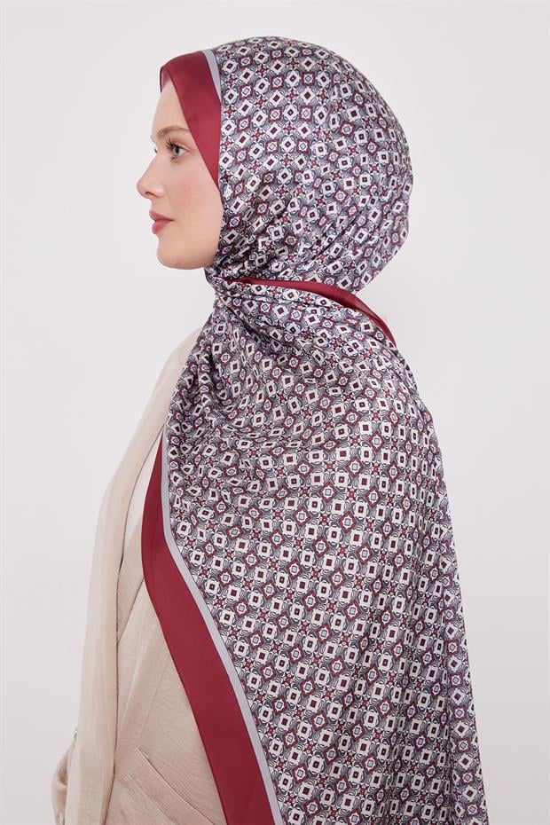 Kırmızı Kare Desen Hint İpeği Şal