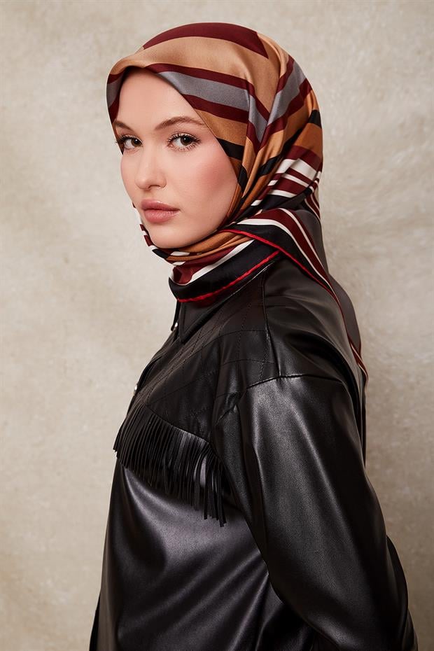 Kırmızı Kare Desen Twill İpek Eşarp