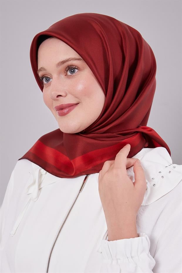 Kırmızı Kenar Bordürlü Twill İpek Eşarp