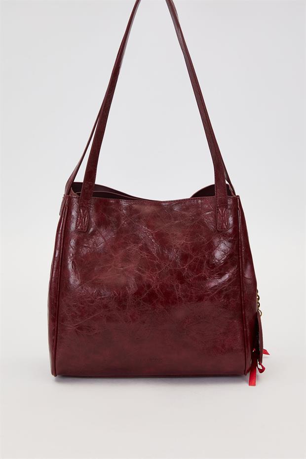 Kırmızı Örgü Aksesuar Detaylı Omuz Çantası