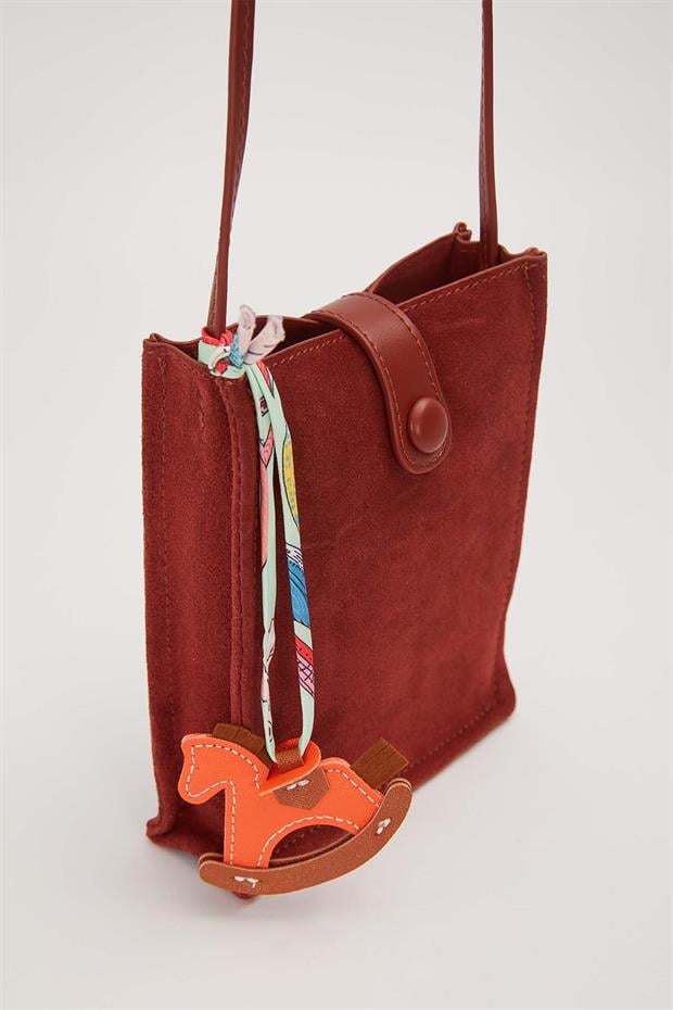 Kırmızı Süet Uzun Askılı Omuz Çantası