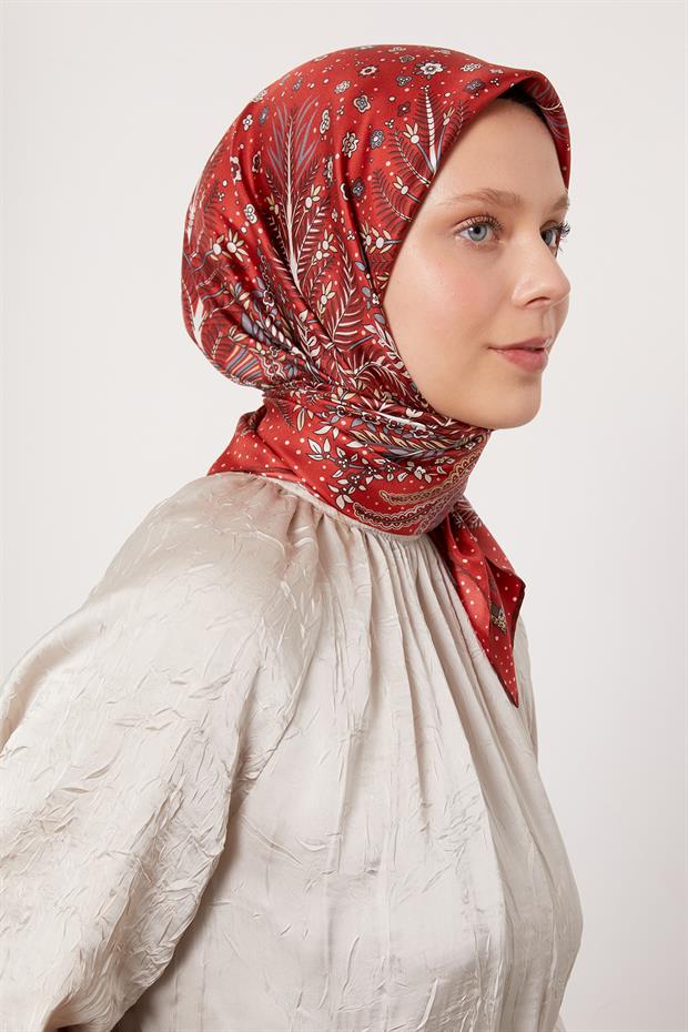 Kırmızı Yaprak  Desen Twill İpek Eşarp