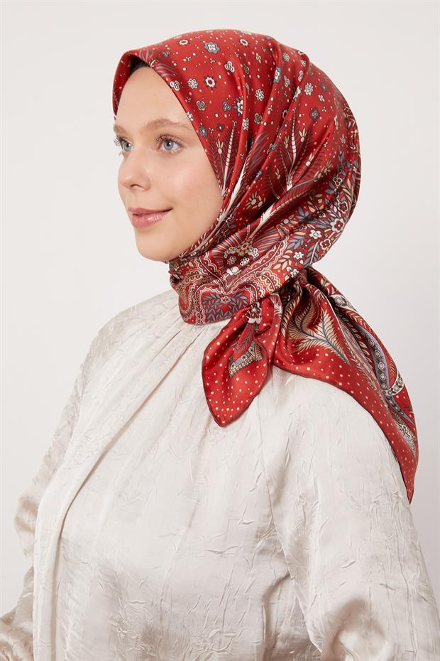 Kırmızı Yaprak  Desen Twill İpek Eşarp