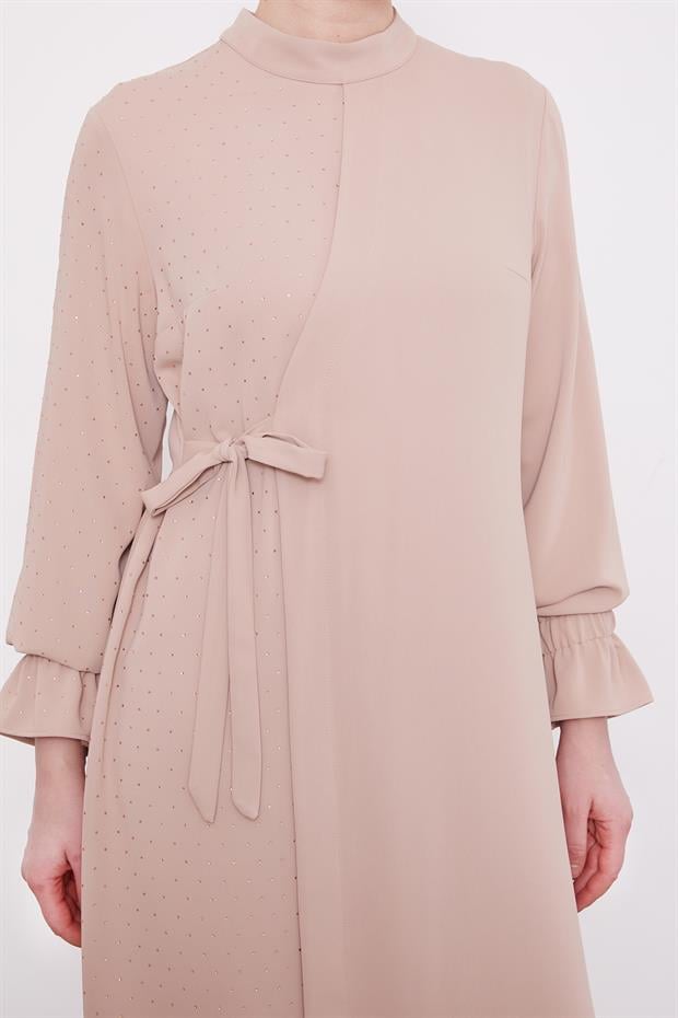 Koyu Bej Yandan Bağlamalı Taş Detaylı İkili Takım