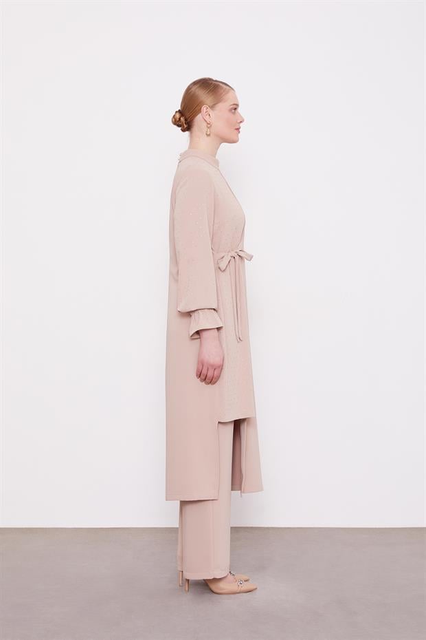 Koyu Bej Yandan Bağlamalı Taş Detaylı İkili Takım