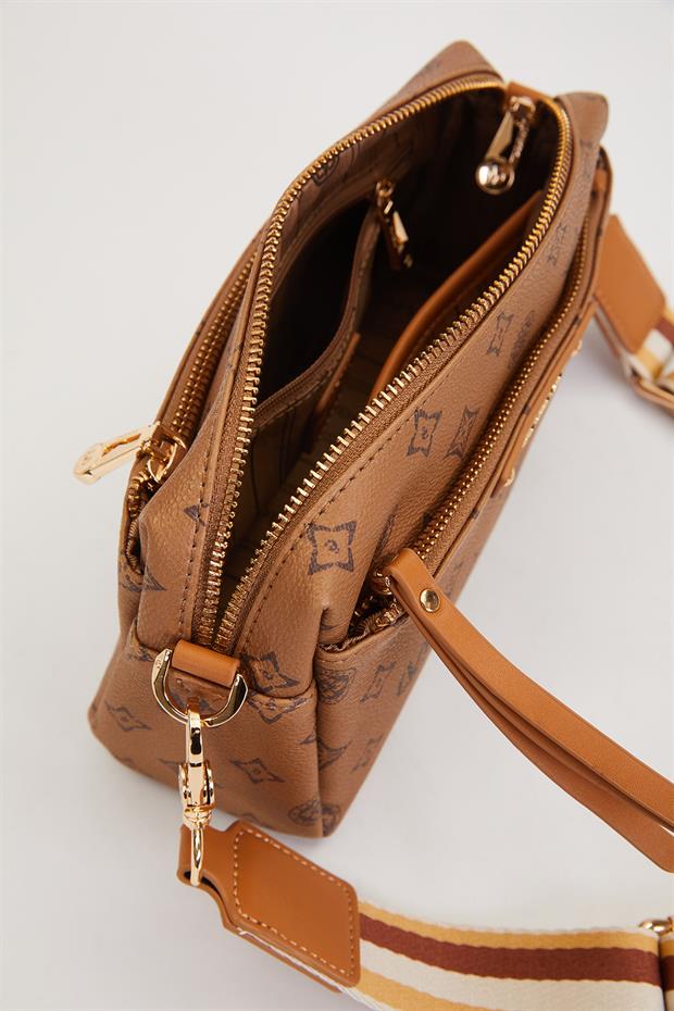 KOYU KAHVE C8 Çizgi Kuşaklı Omuz Çantası