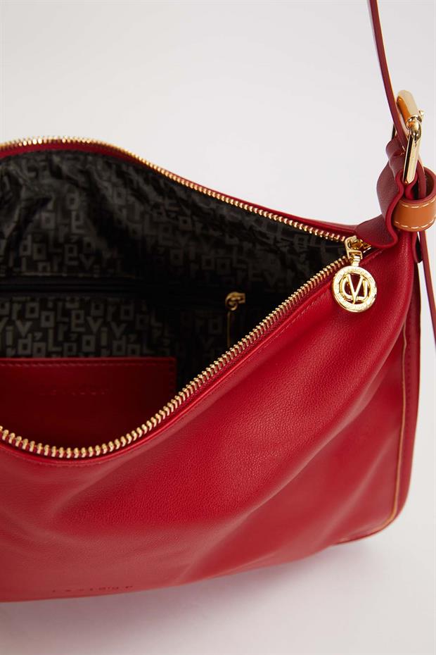 Koyu Kahve Charm Aksesuar Detaylı Baget Çanta