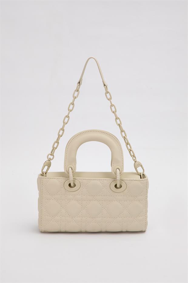 Krem Zincir Aksesuarlı Kapitone El Çantası