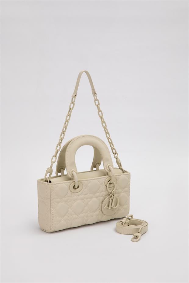 Krem Zincir Aksesuarlı Kapitone El Çantası