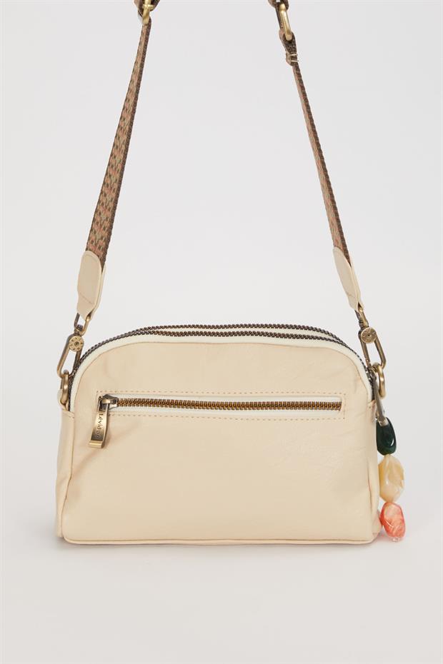 Krem Boncuk Aksesuar Detaylı Omuz Çantası