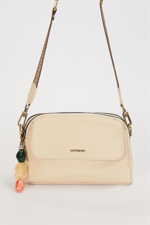 Krem Boncuk Aksesuar Detaylı Omuz Çantası