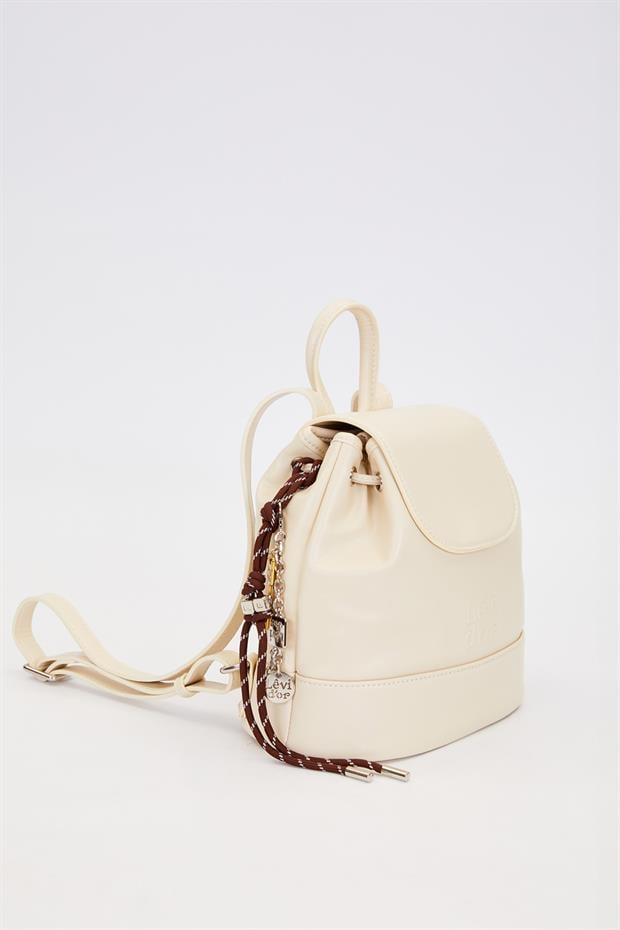 Krem Charm Aksesuar Detaylı Sırt Çantası
