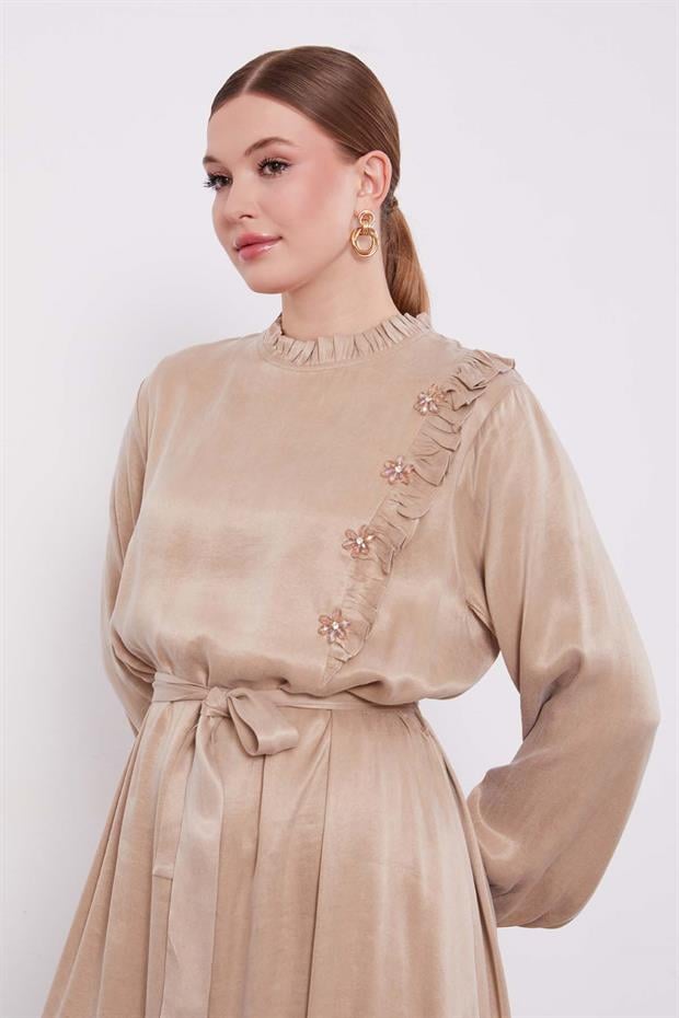 Krem Çiçek Taş Detaylı Cupra Elbise