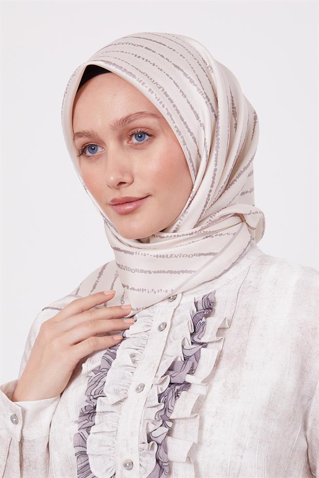 Krem Çizgili Yazı Desen Twill İpek Eşarp