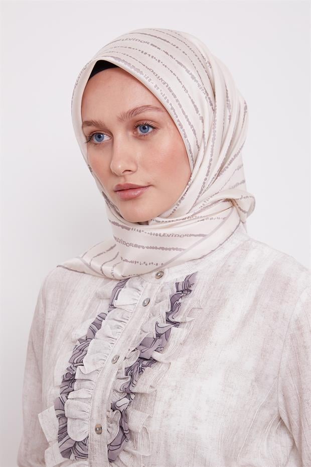 Krem Çizgili Yazı Desen Twill İpek Eşarp