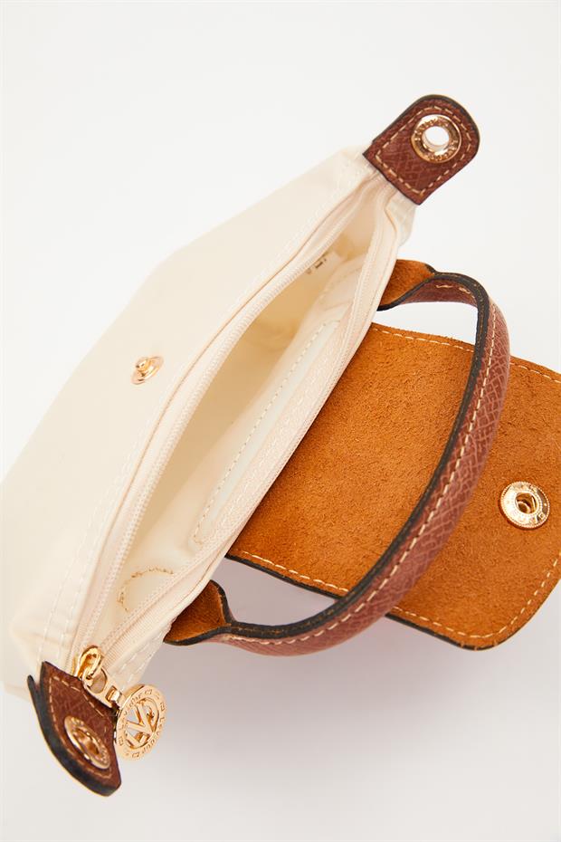 Krem Deri Kapak Detaylı El Çantası