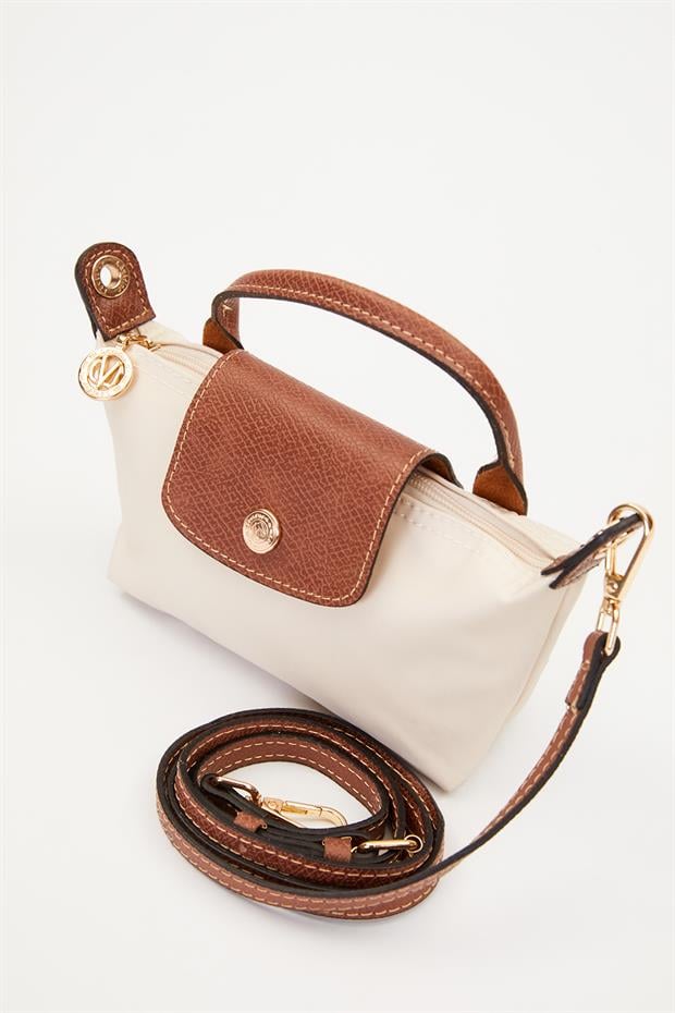 Krem Deri Kapak Detaylı El Çantası