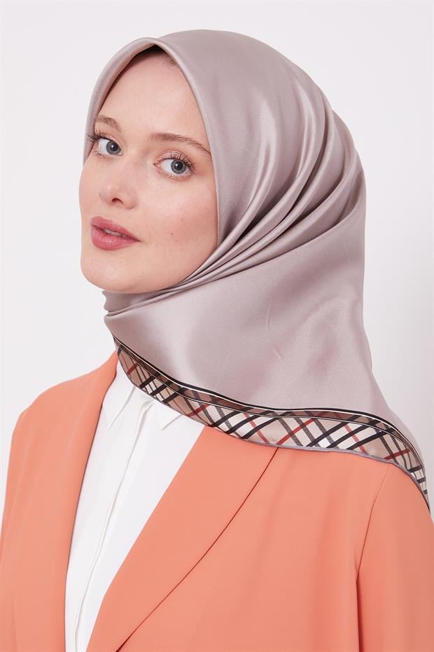 Krem Ekose Kenar Twill İpek Eşarp