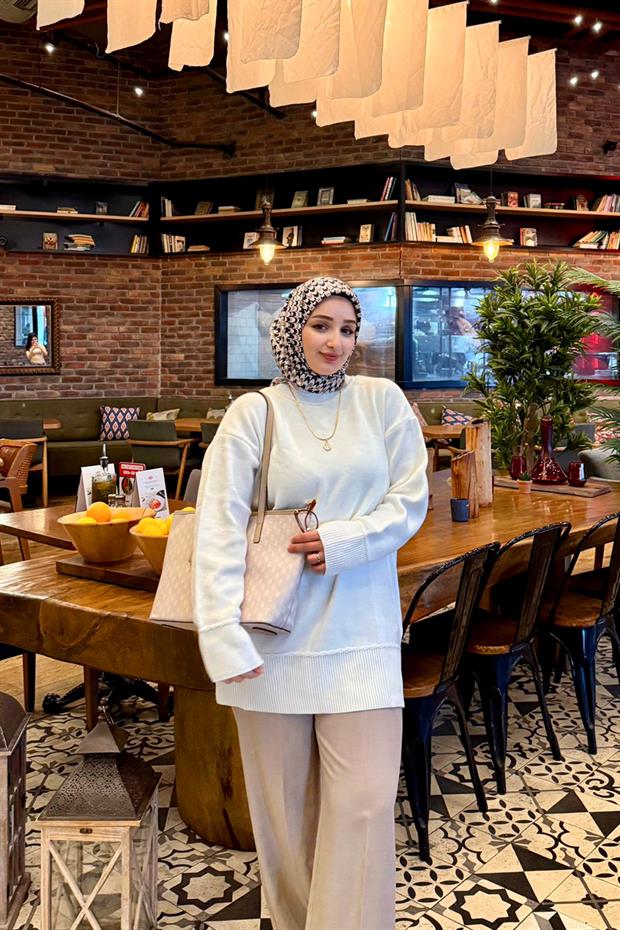 Krem Gold Akseusar Detaylı Omuz Çantası