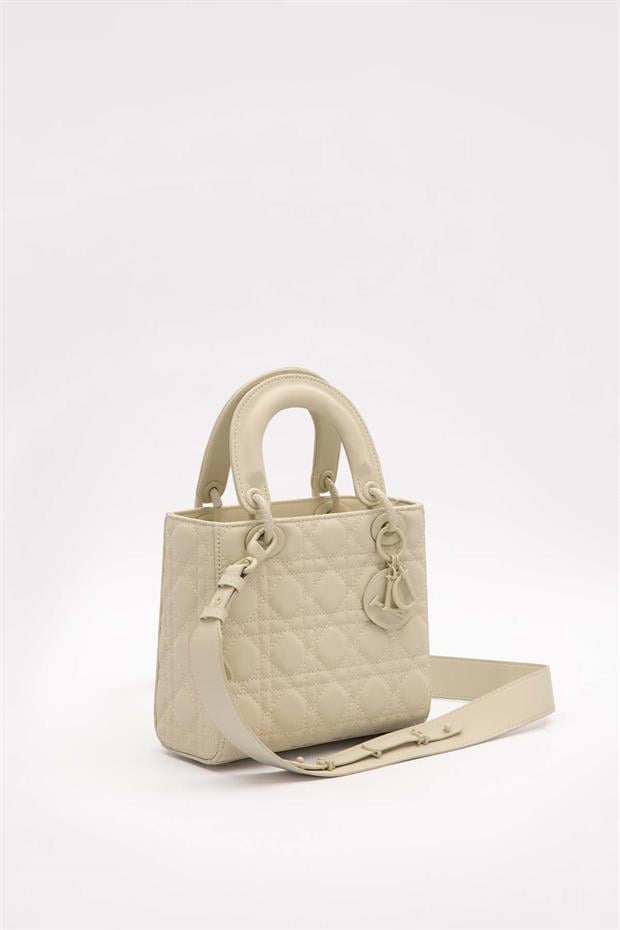 Krem Kare Aksesuar Detaylı El Çantası