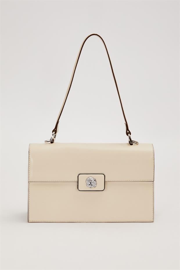 Krem Kare Form Charm Detaylı Omuz Çantası