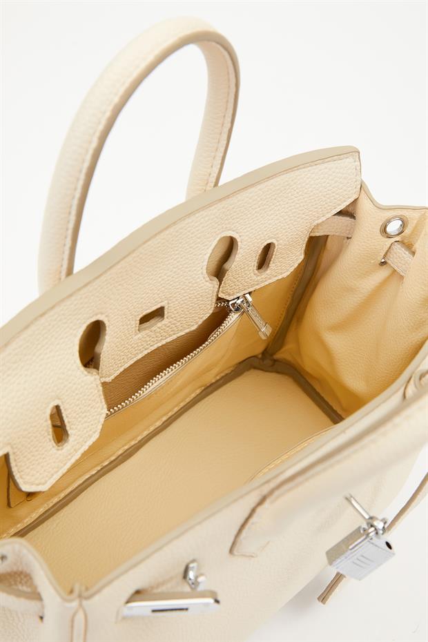 Krem Kilit Kapama Detaylı El Çantası