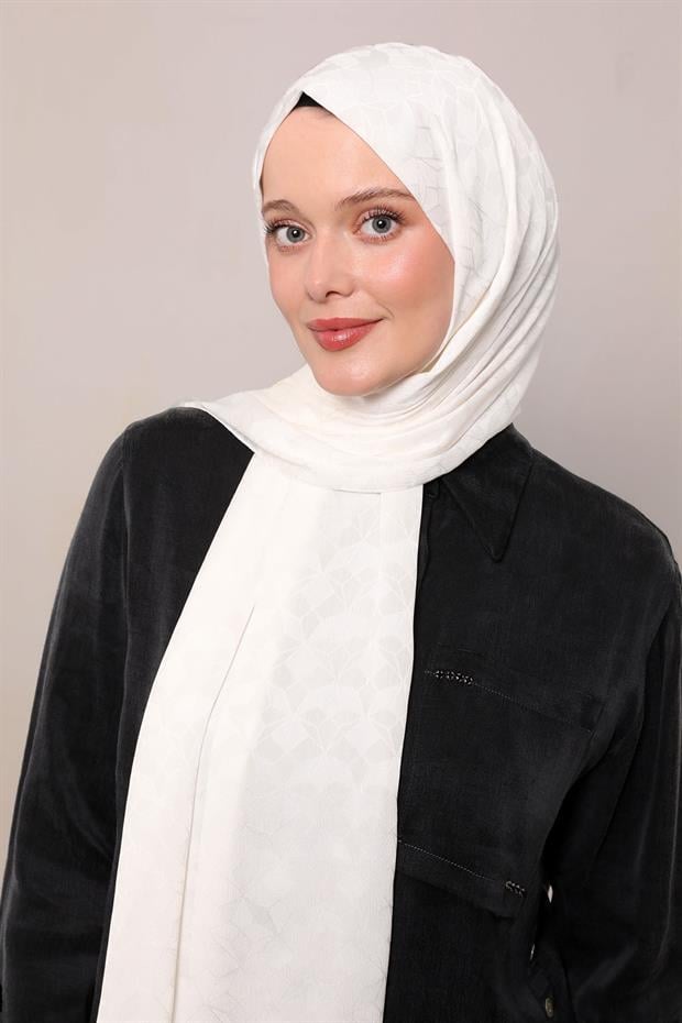 Krem Kristal Desen Jakar Capri Şal