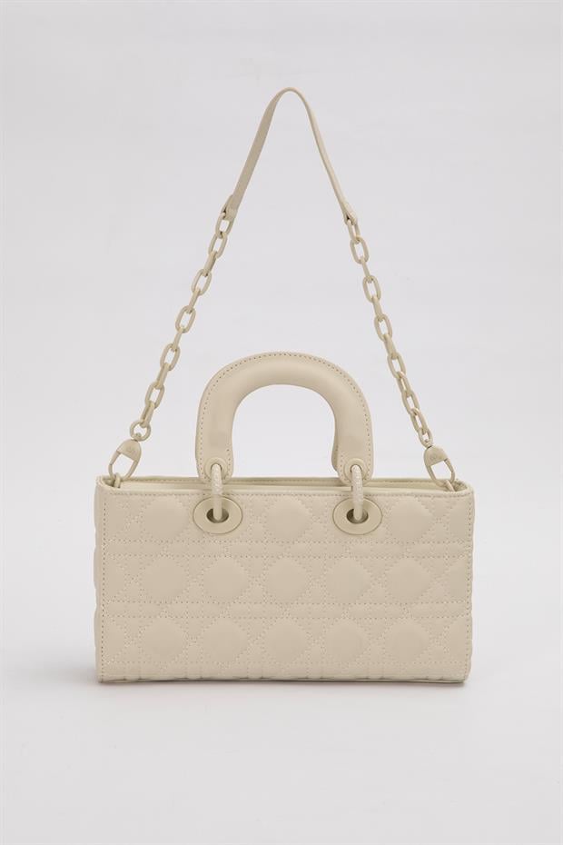 Krem Logo Aksesuar Zincirli Omuz Çantası