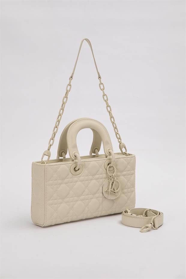 Krem Logo Aksesuar Zincirli Omuz Çantası