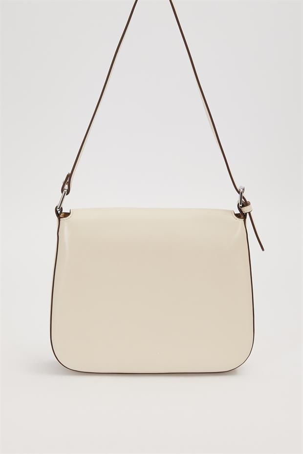 Krem Tavşan Charm Detaylı Omuz Çantası