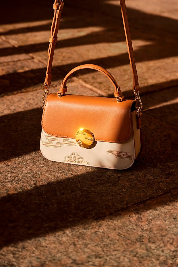 Krem Toka İşlemeli Omuz Çantası