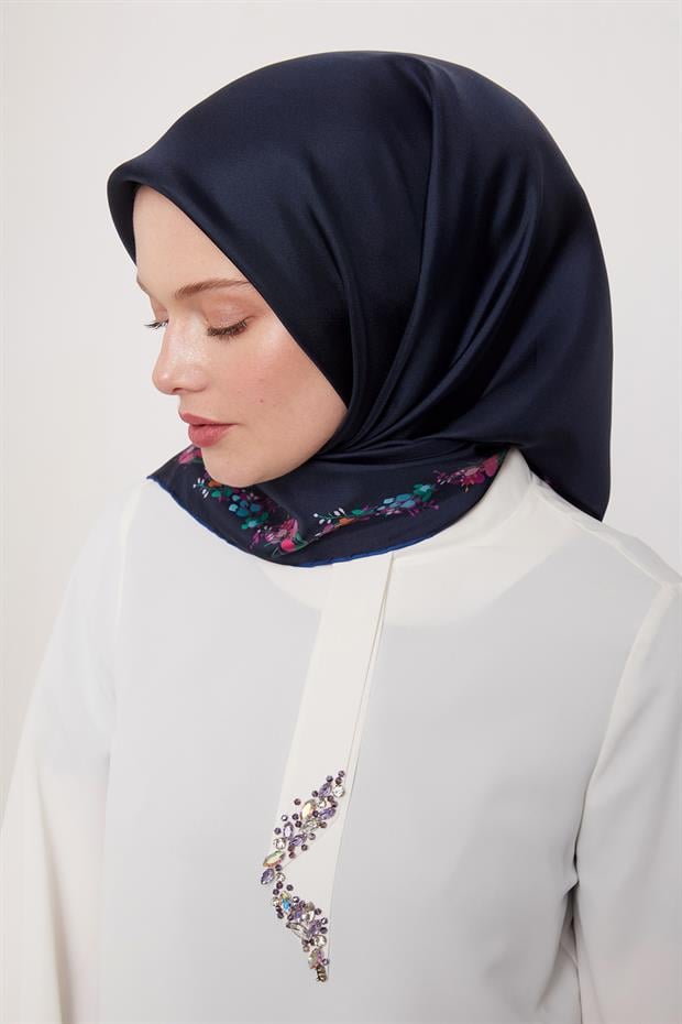 Lacivert Cicek Serit Twill İpek Eşarp