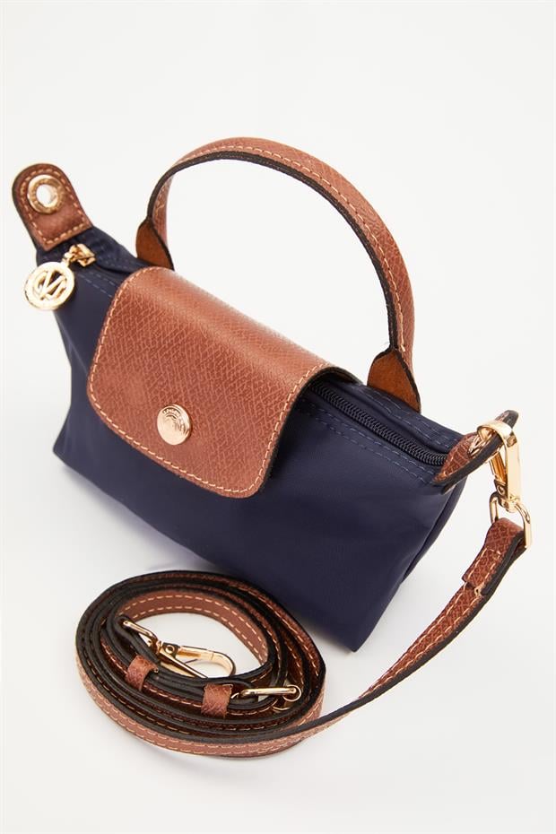 Lacivert Deri Kapak Detaylı El Çantası