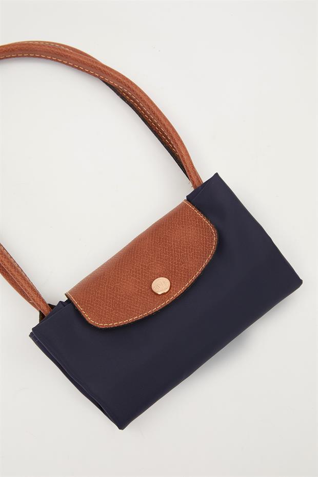 Lacivert Deri Kapaklı Uzun Askılı Omuz Çantası
