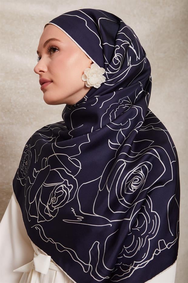 Lacivert - Ekru Gül Desen Twill İpek Eşarp