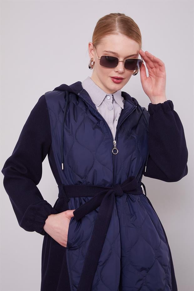 Lacivert Kaşe Detaylı Kapitone Mont