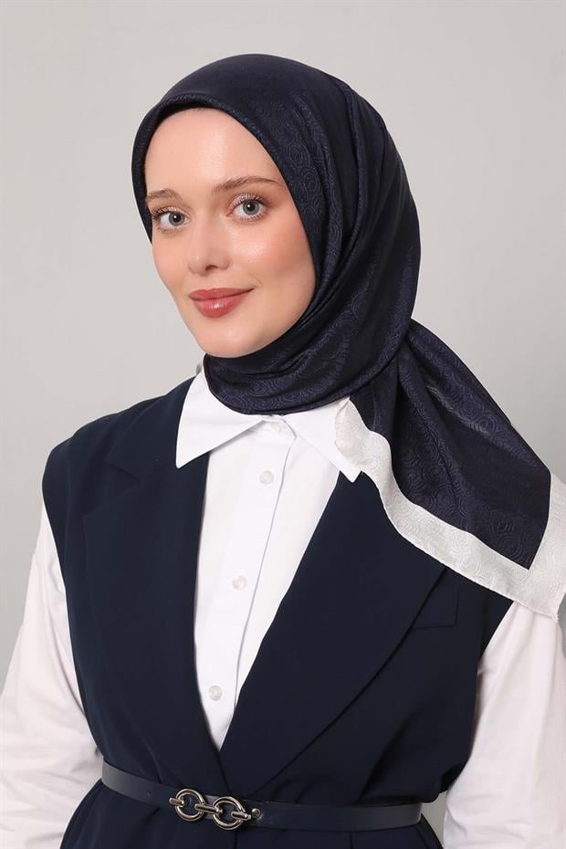 Lacivert Kenar Şeritli Monogram İpek Eşarp